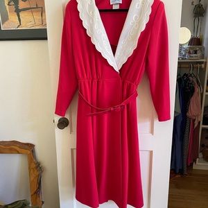 VINTAGE 1980s Leslie Fay red wrap dress with collar detail ❣️✨
